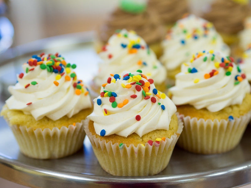 GLUTEN-FREE CUPCAKES WITH FROSTING